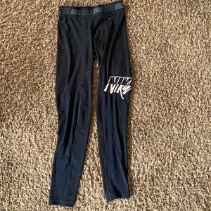 Black Nike leggings